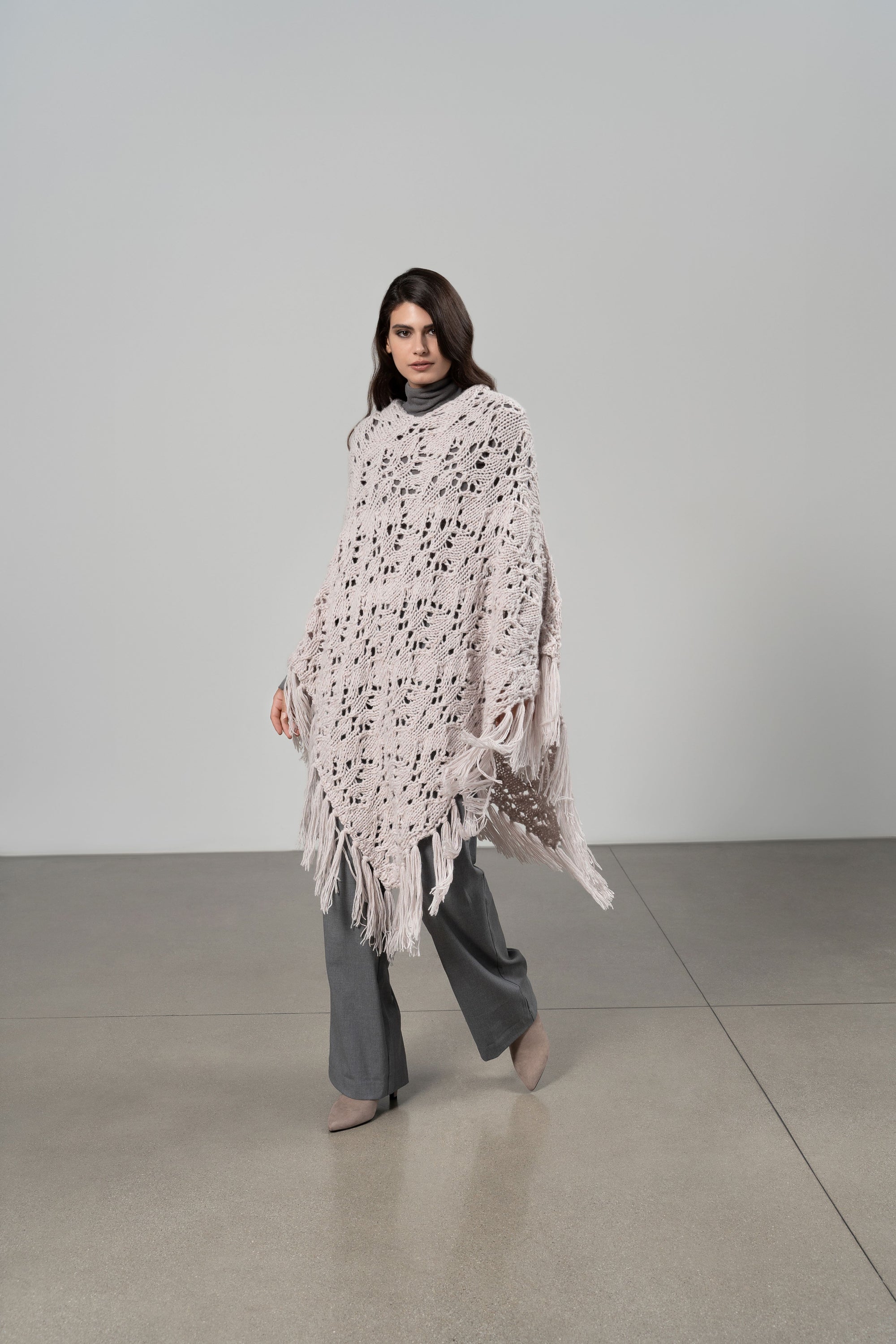 TARA PONCHO IN PURO CASHMERE
