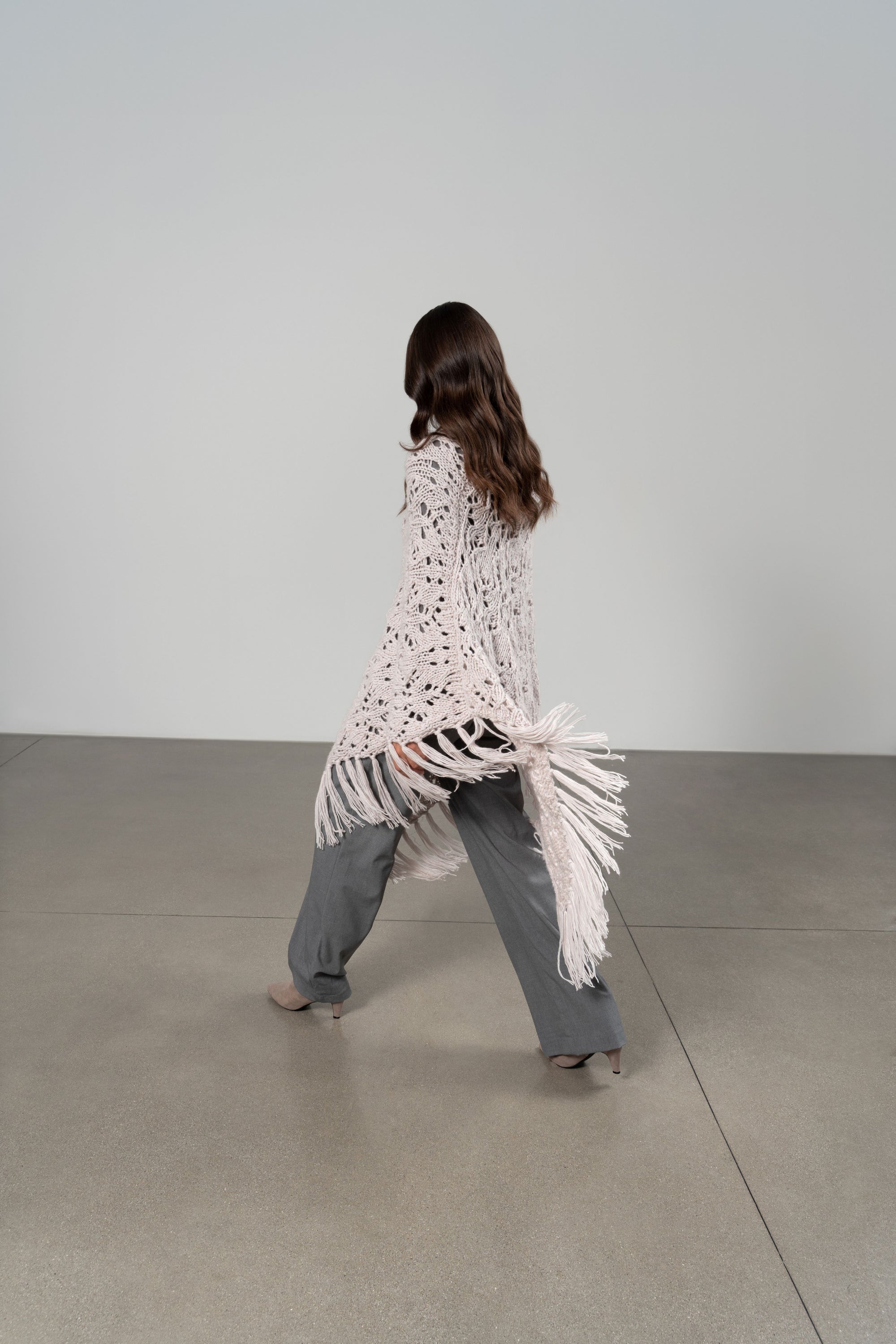TARA PONCHO IN PURO CASHMERE