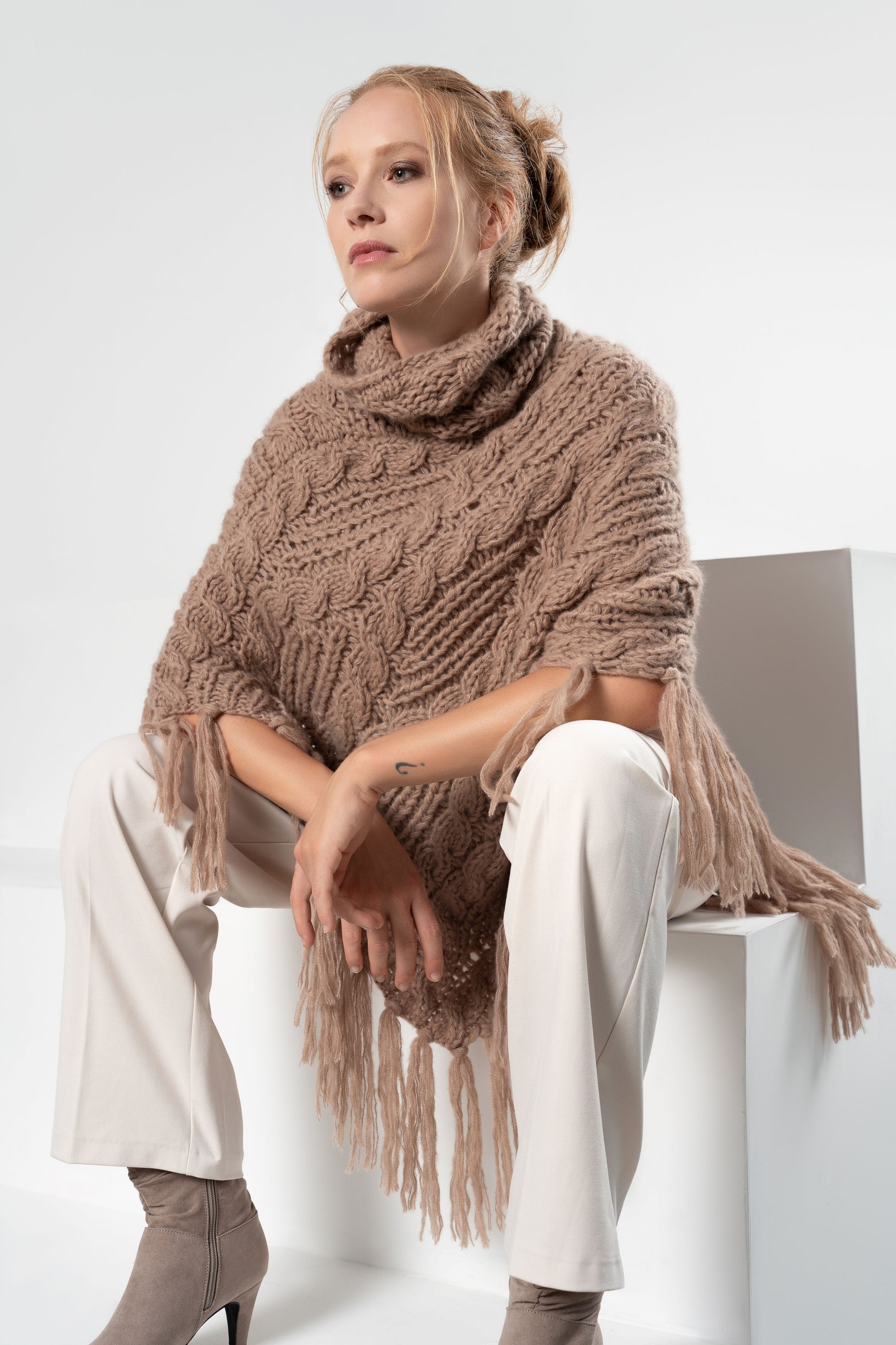 DEVA PONCHO IN MISTO CASHMERE
